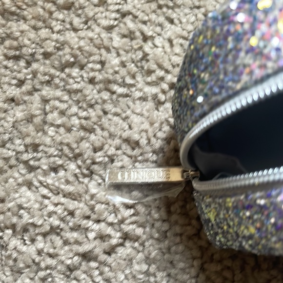 Makeup - Picture 2 of 5